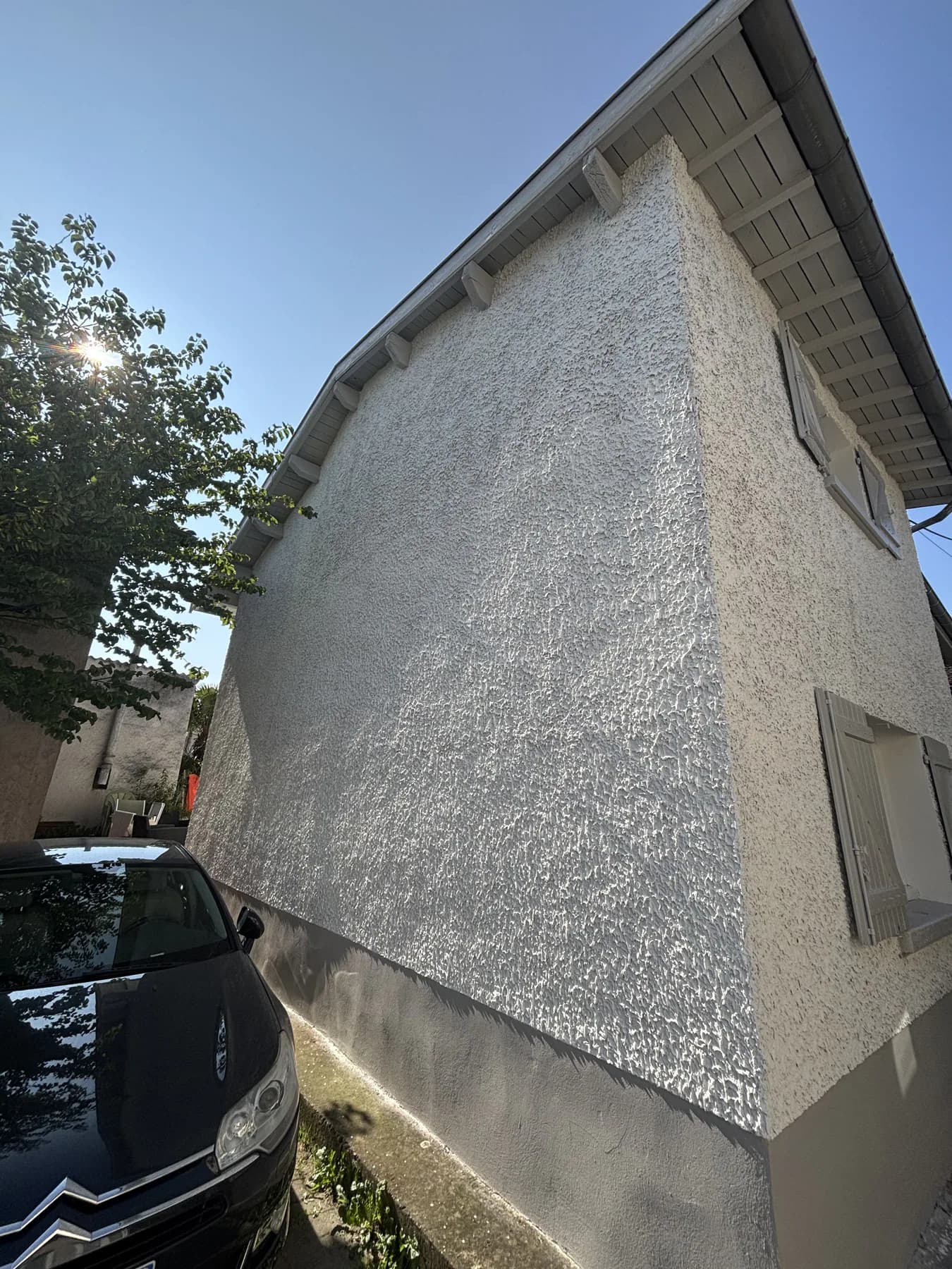 Détail de l’angle de façade rénové